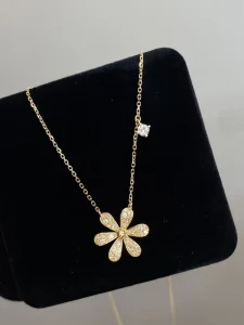 0.3ct Daisy Natural Diamond Pendant Necklace 18K Yellow Gold Minimalist for Women