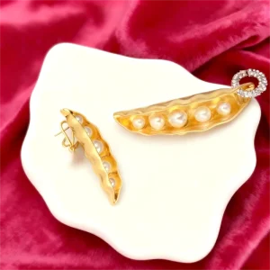 18K Gold-Plated Brass Asymmetrical Pea Pearl Dangle Earrings for Women