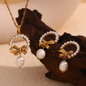 Fashion Jewelry Set 18K Gold-Plated Stainless Steel Natural Pearl Bow Pendant Necklace and Earrings for Women