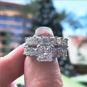2-Piece Silver-Plated Zircon Wedding Couple Rings for Women with Asscher-Cut Moissanite