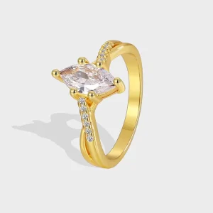 925 Silver Customized 18K Gold Plated Moissanite Diamond Zircon Engagement Rings for Women