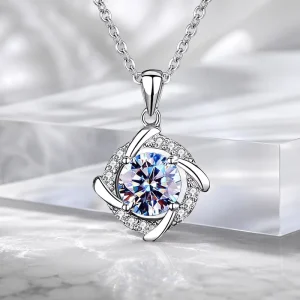 925 Sterling Silver Moissanite Four-Leaf Clover Pendant Necklace