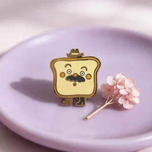 Custom Food-Themed Cute Toast-Shaped Gold-Plated Hard Enamel Pin for Bag Decoration