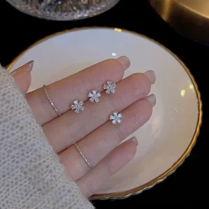 ED193 Silver Flower Stud Earrings