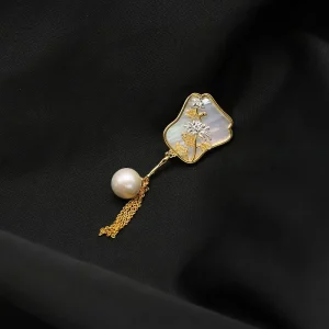 Fan-Shaped Genuine Pearl Brooch for Dinner Parties