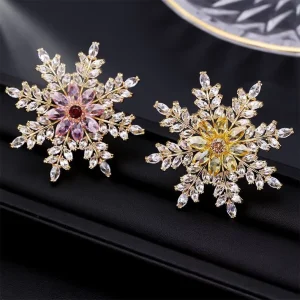 Fashion Jewelry Women Luxury Cubic Zirconia Snowflake Brooches with Safety Pin