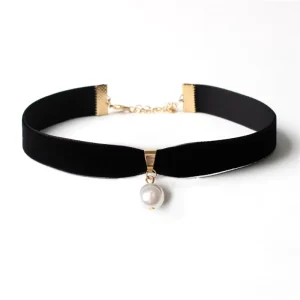 Faux Pearl Pendant Velvet Choker Necklace