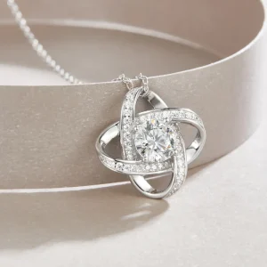 Flower Shape Customized Diamond Moissanite Pendant Necklace 925 Sterling Silver Interlaced Design
