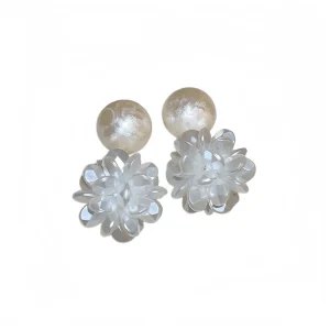 French-Style Floral Pearl Alloy Electroplated Stud Earrings Women