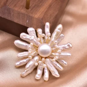 Freshwater Pearl Brooch White Pearl 18K Gold Plated Base Classic Style Formal Wear Wedding Accessory High Luster