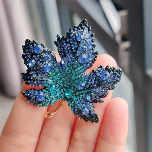Gold-Plated Alloy Diamond Maple Leaf Brooch with Crystal for Wedding Engagement and Suit Coat