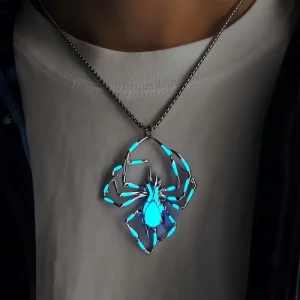Halloween Glow-in-the-Dark Spider Pendant Necklace with 3D Design and Zinc Alloy Silver Plating