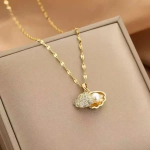 Korean-Style Stainless Steel Clavicle Necklace with Shell Pearl and Cubic Zirconia