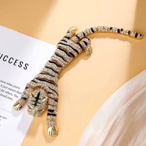 Large Tiger Shoulder Brooch Pins Crystal Rhinestones Gold Plated Clothing Decor Jewelry Wedding Gift