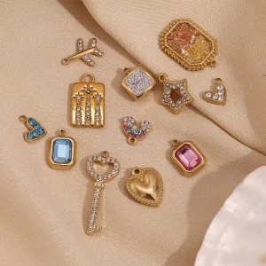 Mini Minimalist 18K Gold-Plated Heart-Shaped Geometric Pendant with Colored Diamonds