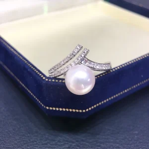 Natural Freshwater Pearl Ring with Triangular Design and Zircon