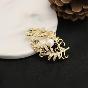 Pearl Crystal Cluster Brooch for Formal Dresses