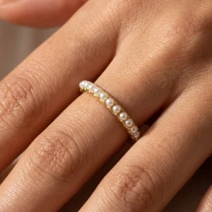 Pearl-Inlaid Slim Ring with Pearl Detail for Daily Wear