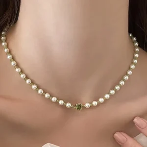 Pearl Pendant Necklace with Lockbone and Sweater Chain Design for Women
