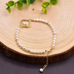 Shiny Pearl Bracelet with Smooth Polished Clasp