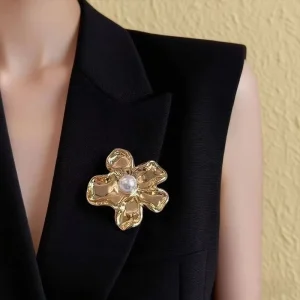 Stainless Steel Pearl Flower Brooch Vintage Pin for Formal Wear