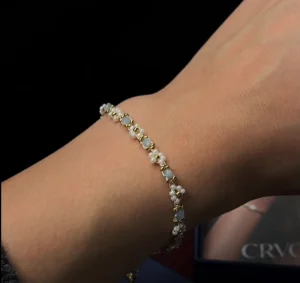 Stainless Steel Waterproof Non Tarnished 18K Gold Plated Zircon Flower Bracelet