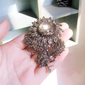 Sunflower Crystal Flower Brooch Clothing Coat Pin