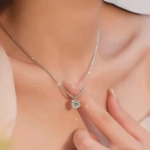Women’s Collarbone Chain Necklace with Moissanite