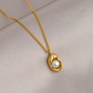 Women’s Inlaid Pearl Pendant Necklace with Cuban Chain