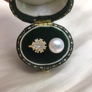 Women’s Minimalist Zircon-Inlaid Natural Freshwater Pearl Ring