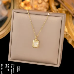 Women’s Pendant Necklace with Chain