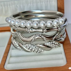 Women’s Stainless Steel Bangle 18K Gold Plated Diamond Pearl Bracelet Waterproof Fashion Jewelry OEM Factory