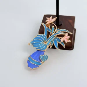Women’s Wedding Engagement Party Gold Plated Copper Brooch with Traditional Chinese Vase Design